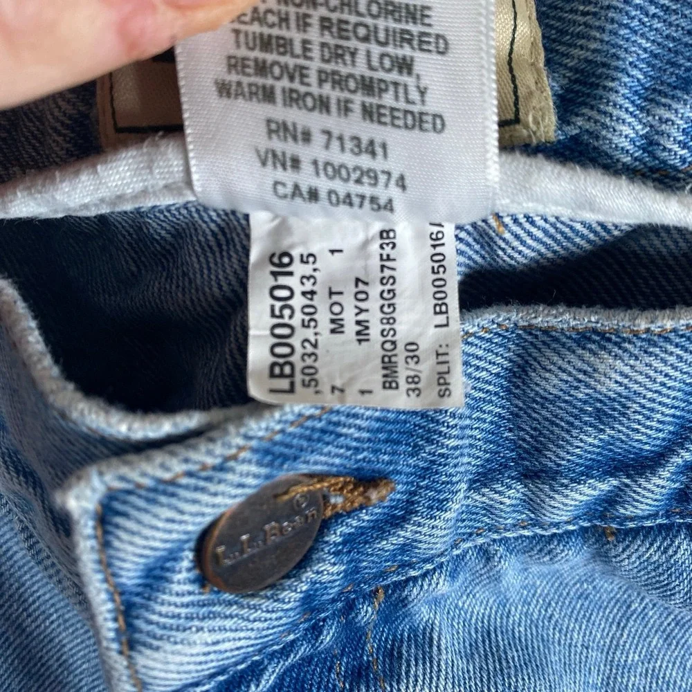 L.L. Bean Men's Comfort Fit Light Blue Jeans Sz 38x30 Straight LB005016